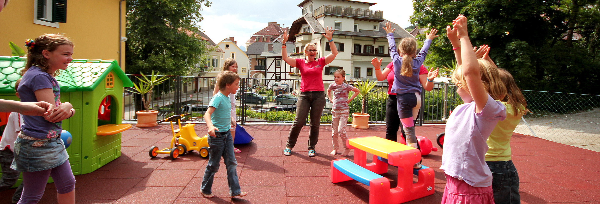 Kinder beim Spielen im Familienhotel in Kärnten